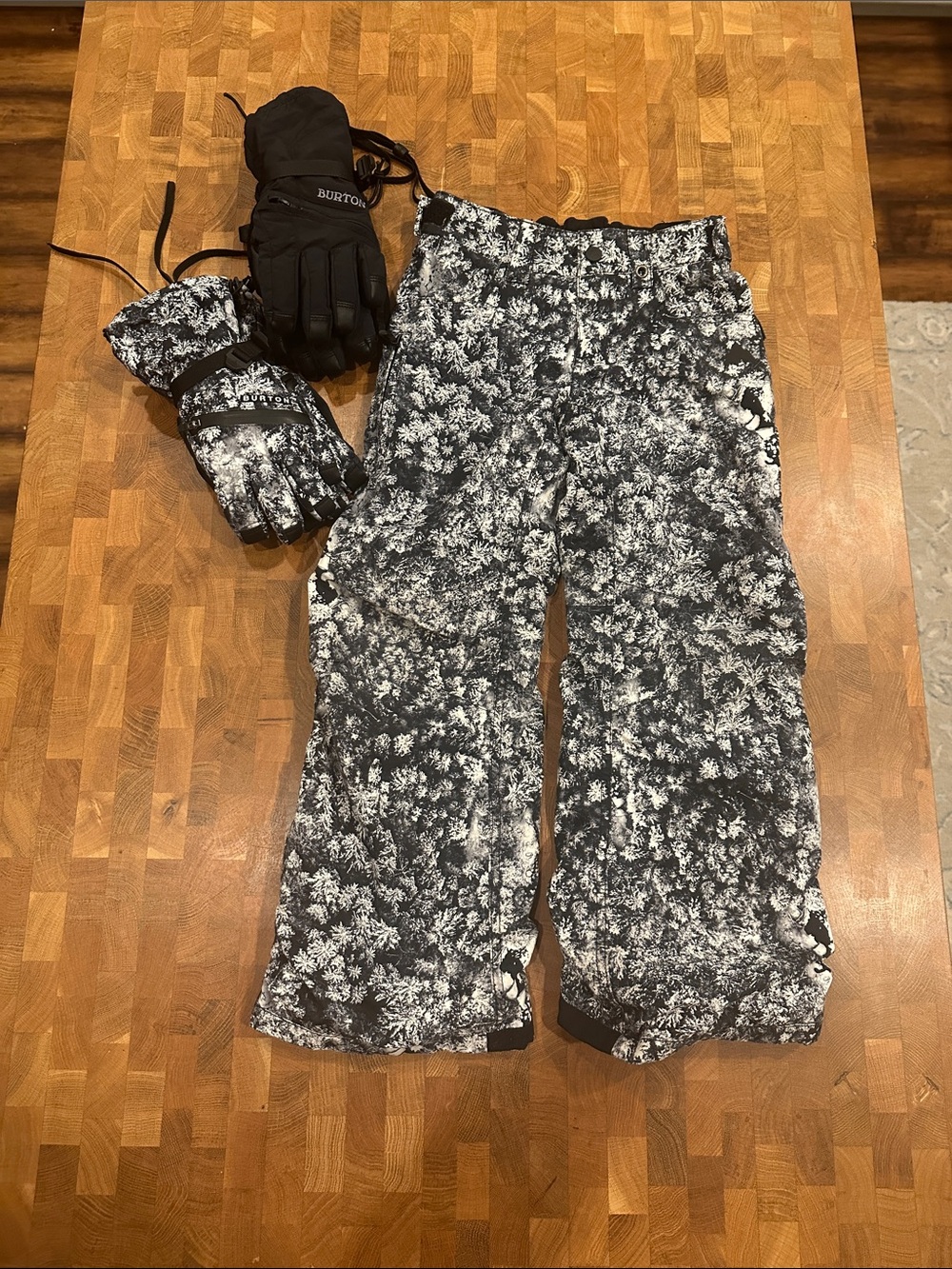 Burton barnstorm boys ski pants size XS (6/7)